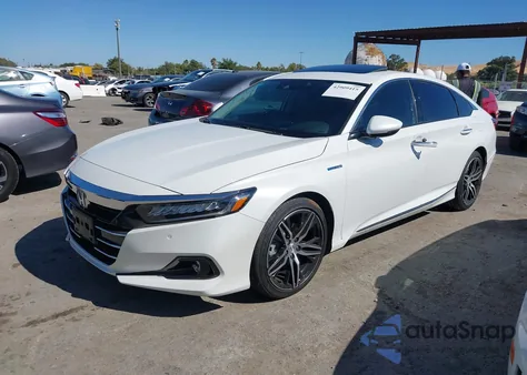 2021 Honda Accord Hybrid Touring z USA, uszkodzony, nr VIN 1HGCV3F97MA015750